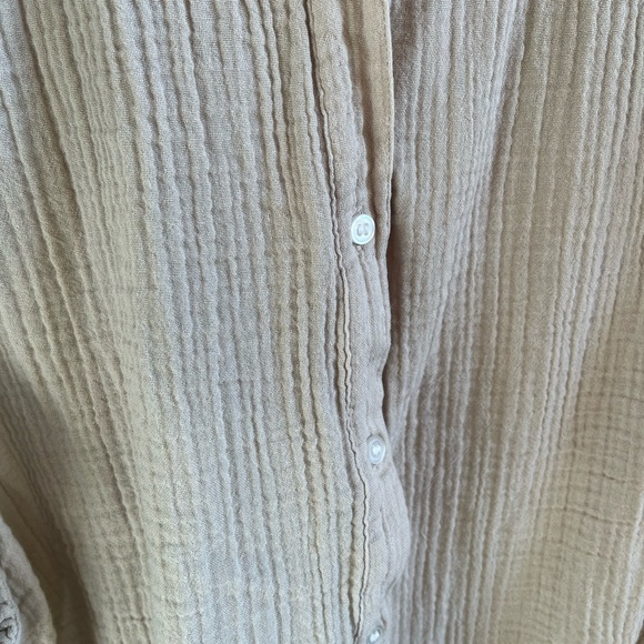 H&M Ruffled Button-Front Women's Top - Picture 4 of 5